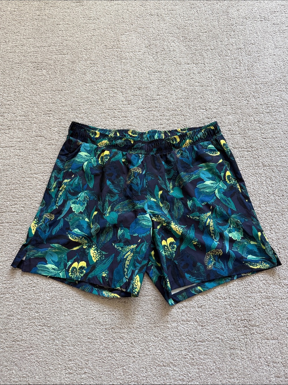 all in motion Men’s Tropical Print Board Shorts - Large